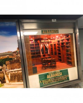 Galleria pedonale Piazza di Spagna pubblicità Vetrina 188x164x70cm indoor per 30 giorni Parcheggio Villa Borghese Roma - SABA